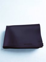 Tapis de gamelles gris pour chien, surface antidérapante et rebords surélevés